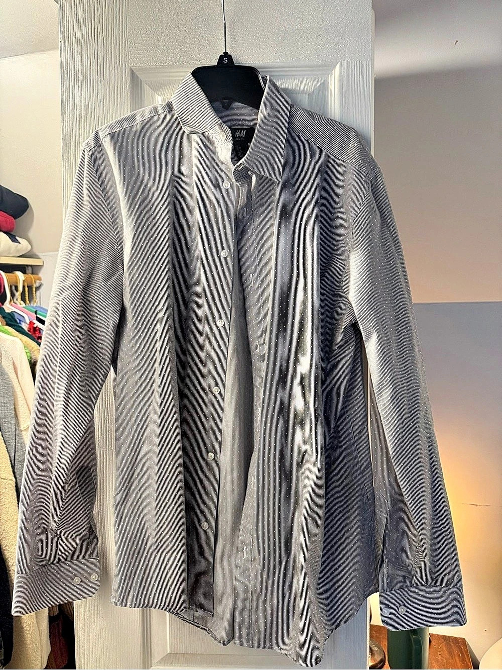 H&M Striped Button Down Shirt in Gray & White Size Small Like ‍‍
